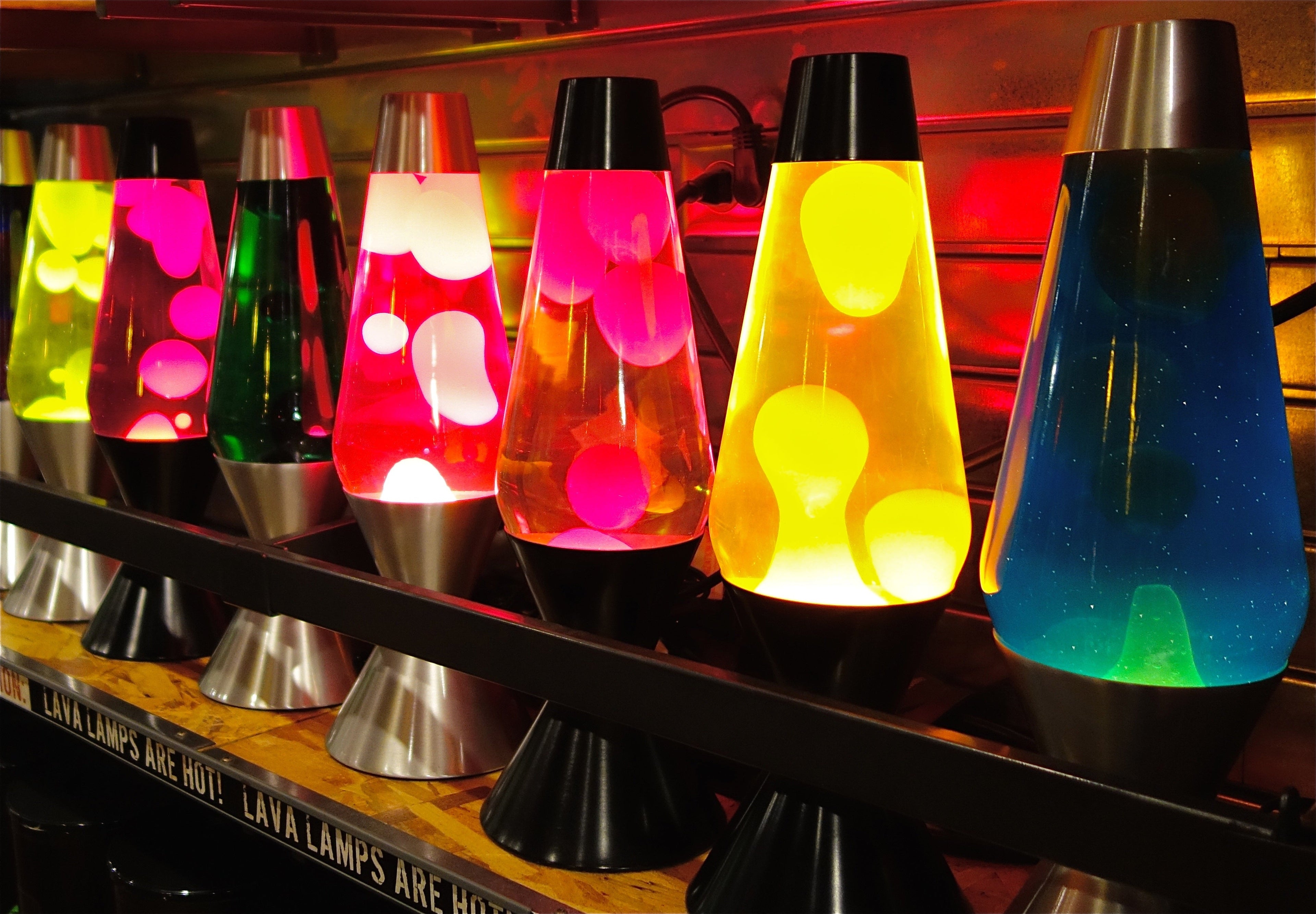 2025 Lava Lamp Revival: Why This Retro Icon Is Hot Again