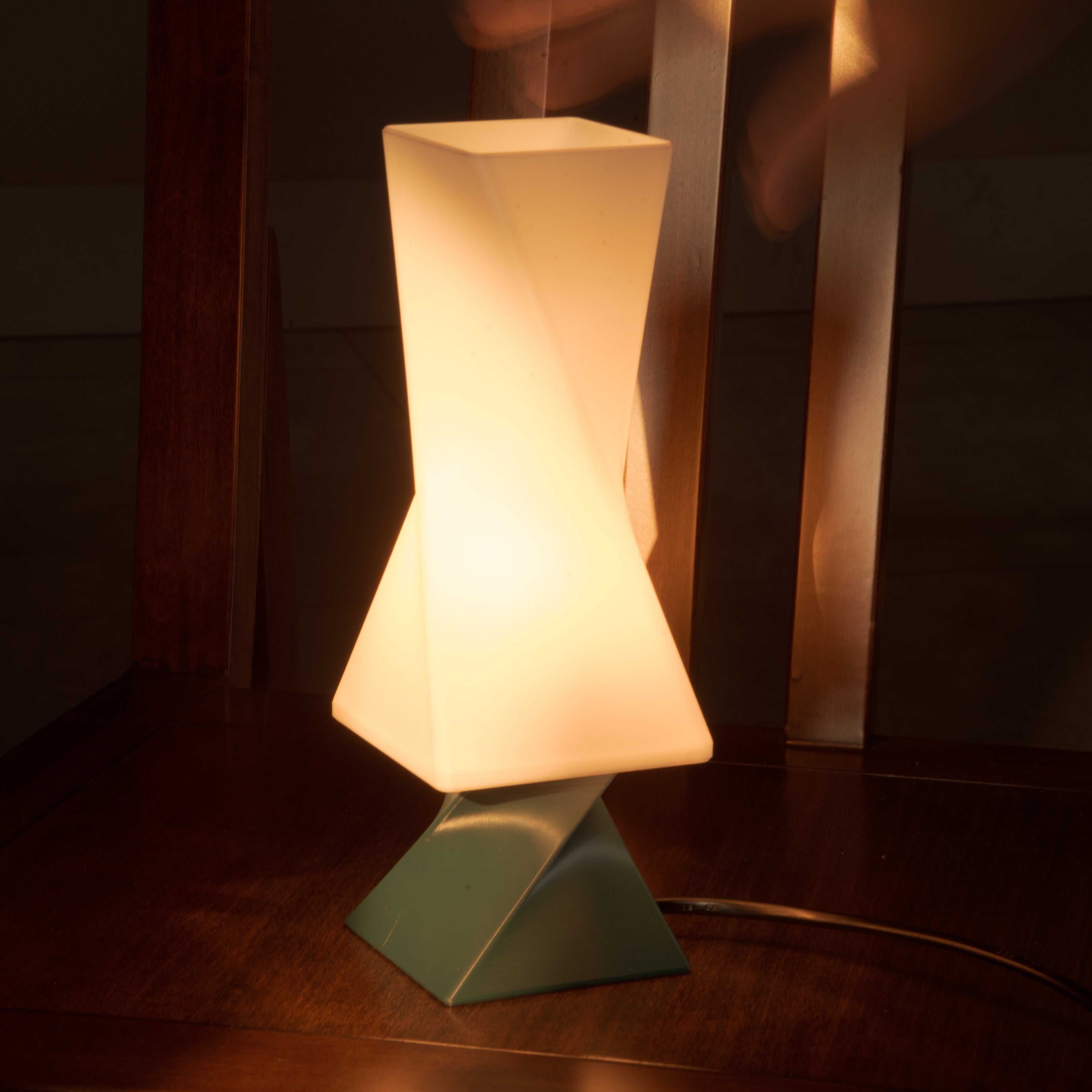 Axis Flow Lamp-Green