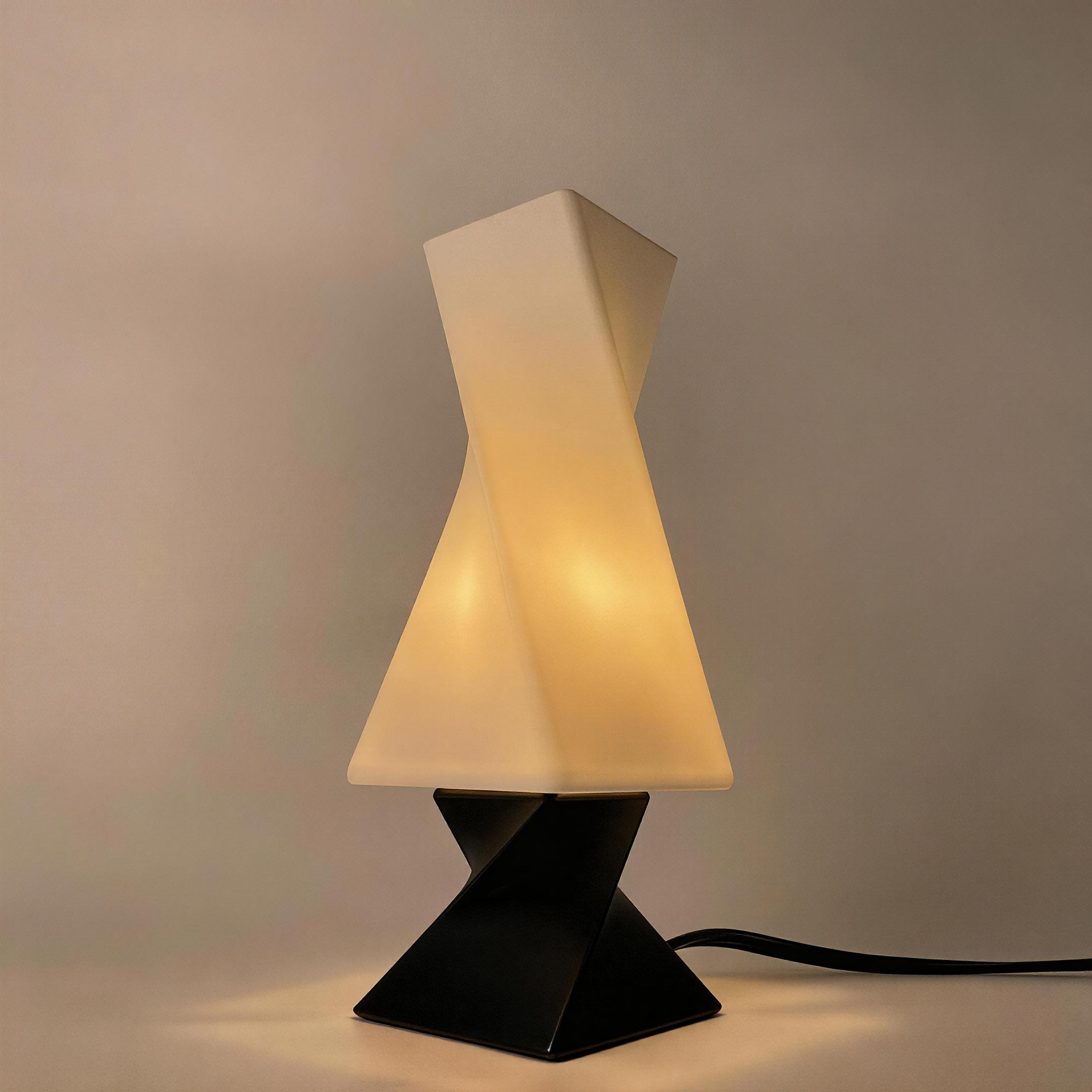 Axis Flow Lamp-Black