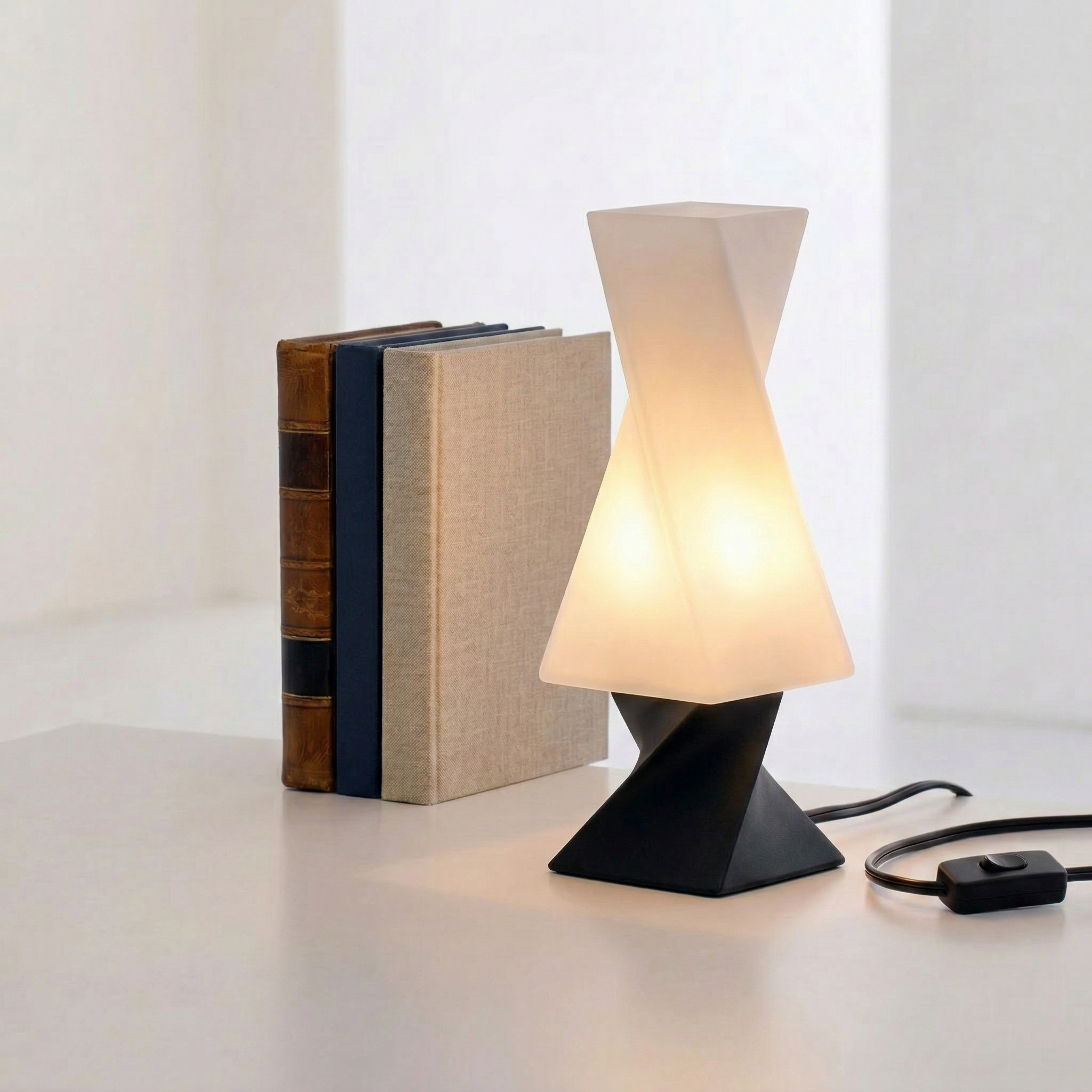 Axis Flow Lamp-Black